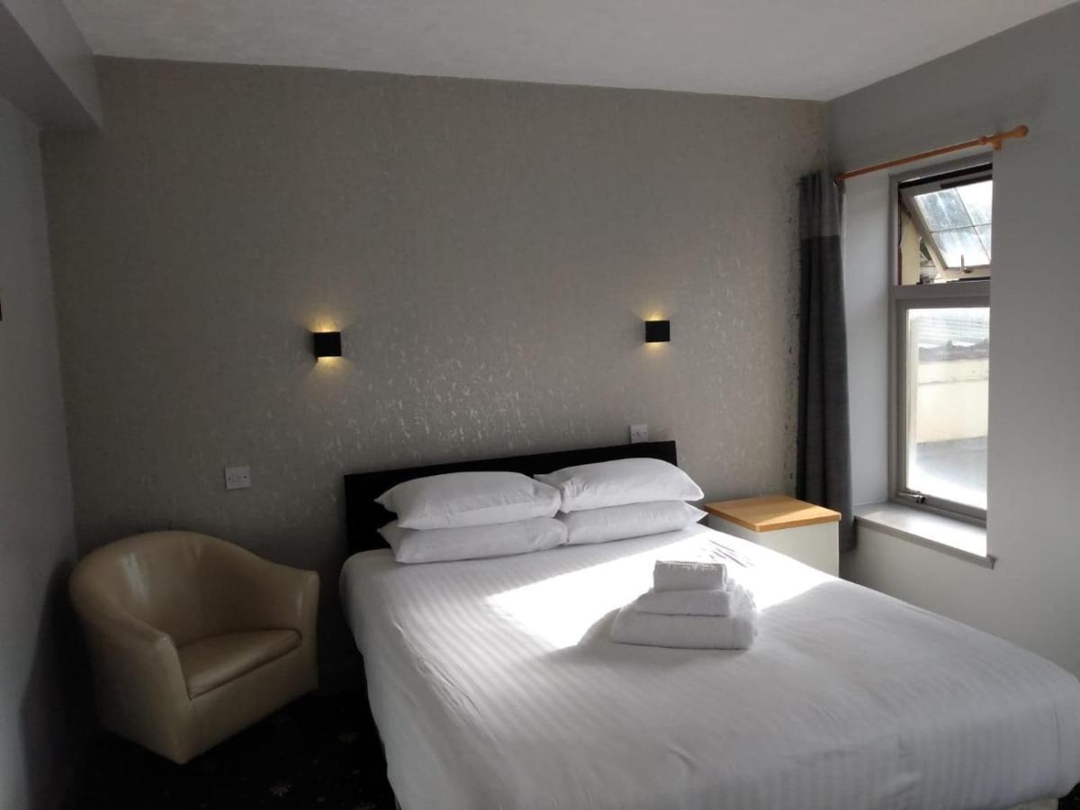 בוקי Marine Hotel מראה חיצוני תמונה