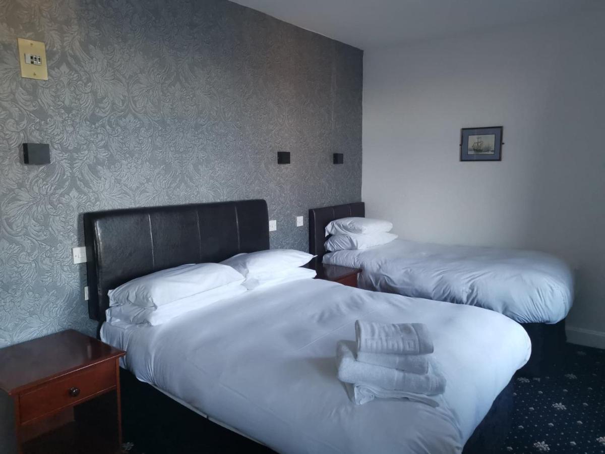 בוקי Marine Hotel מראה חיצוני תמונה